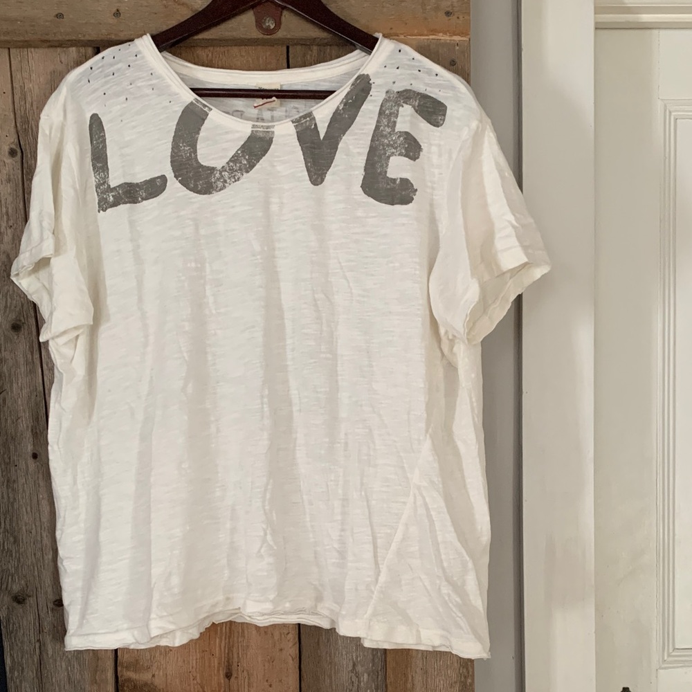 Magnolia Pearl White Tee with Gray Love Print